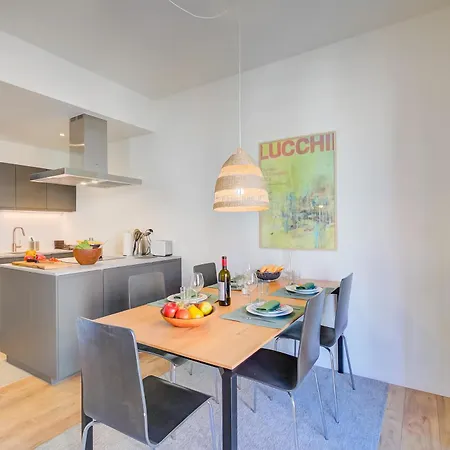 Modern - Happy Lugano